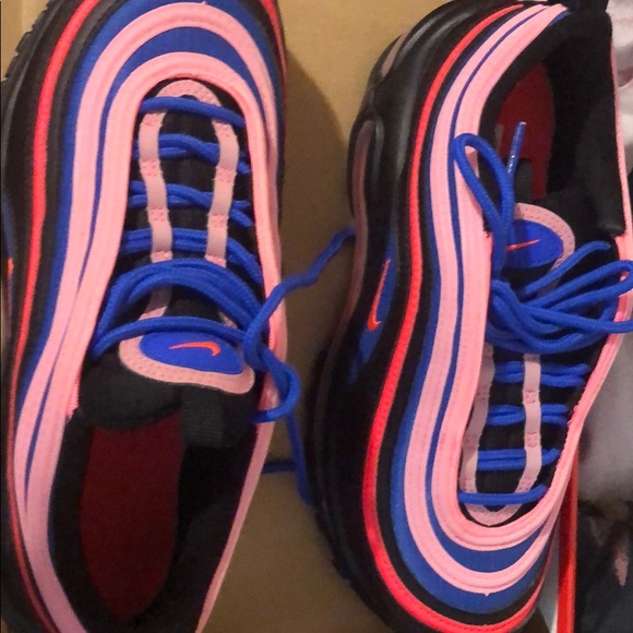 shoes - Picture 4 of 4